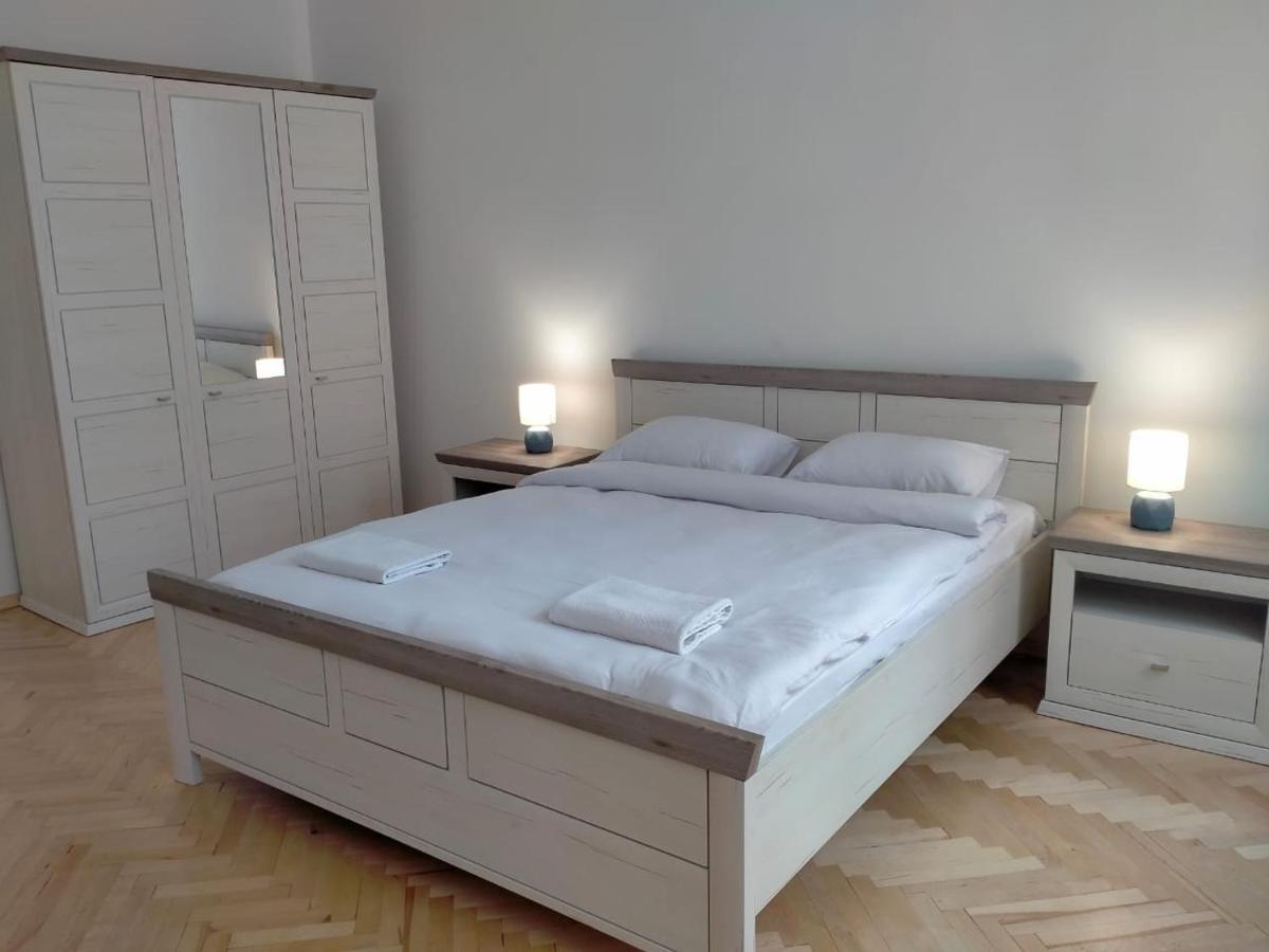 Avangard Kryva Lypa 3 Apart Lviv Exterior foto