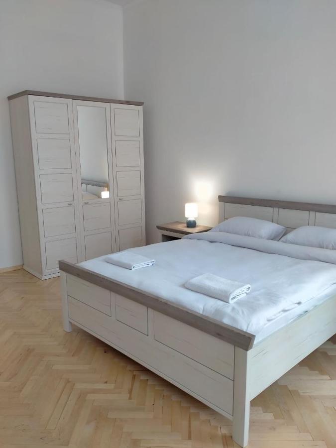 Avangard Kryva Lypa 3 Apart Lviv Exterior foto