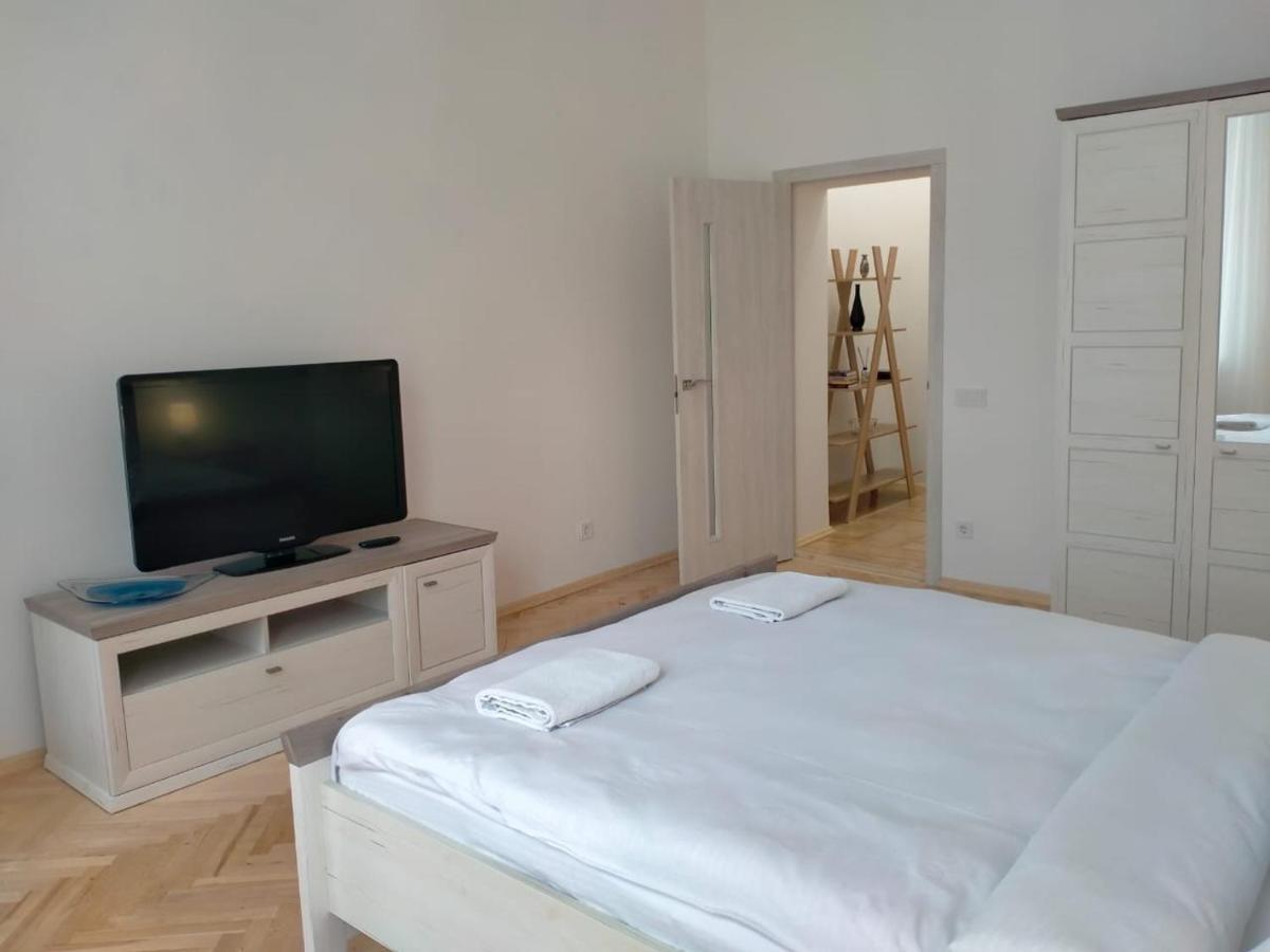 Avangard Kryva Lypa 3 Apart Lviv Exterior foto